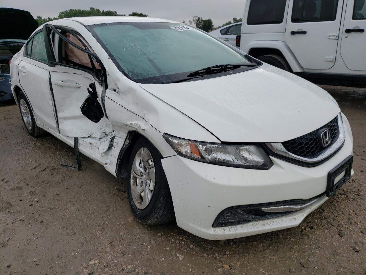 HONDA CIVIC LX 2015 with VIN 19XFB2F59FE251943 - Photo from auction