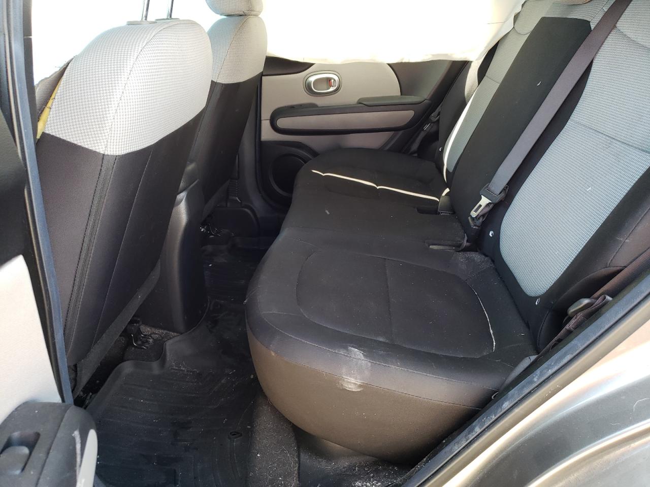Photo 6 from auction – 2016 KIA SOUL with VIN KNDJN2A27G7344251