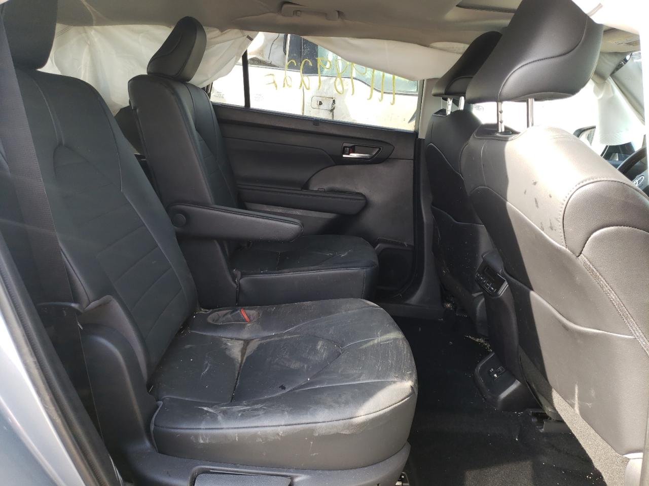 Photo 6 from auction – 2021 TOYOTA HIGHLANDER with VIN 5TDGZRBH2MS109896