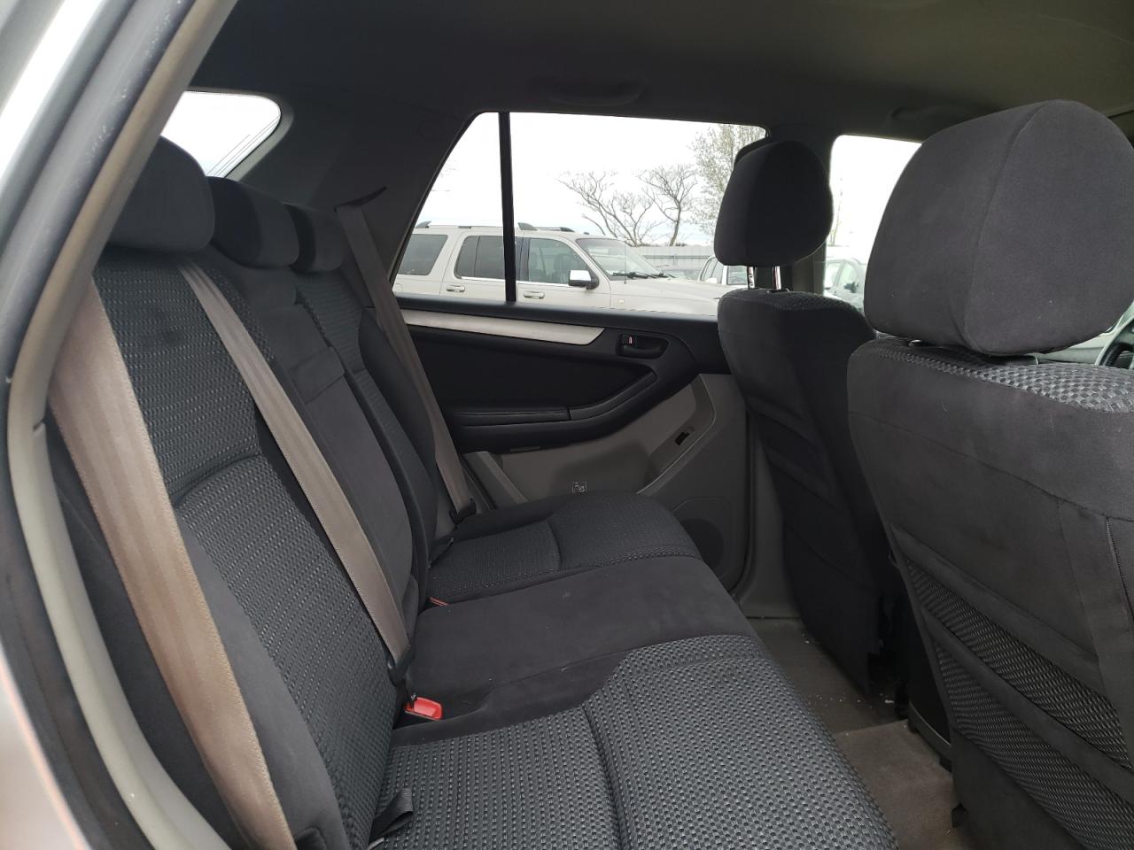 Photo 6 from auction – 2005 TOYOTA 4RUNNER SR with VIN JTEBU14R650074831