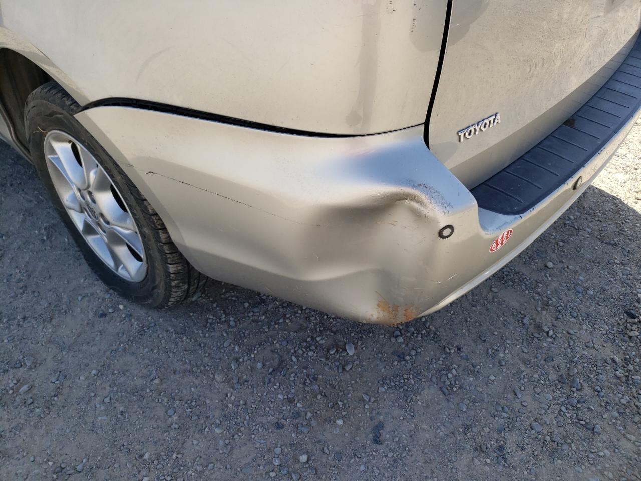 Photo 9 from auction – 2004 TOYOTA SIENNA XLE with VIN 5TDBA22C64S021978