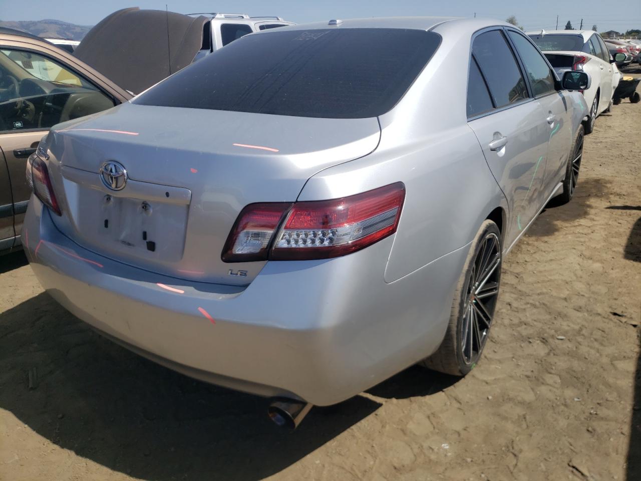 Photo 4 from auction – 2010 TOYOTA CAMRY BASE with VIN 4T4BF3EKXAR077408