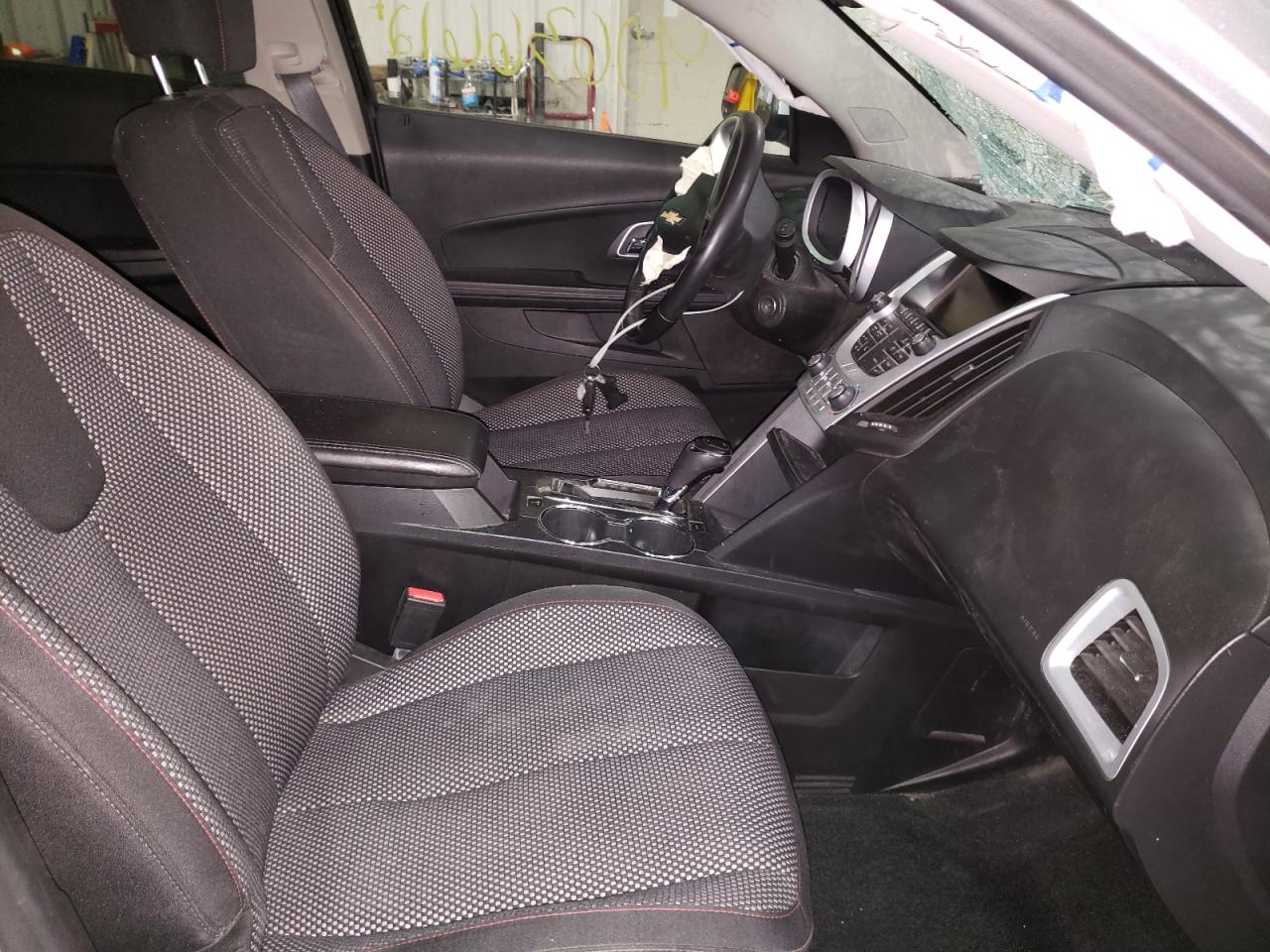 Photo 5 from auction – 2017 CHEVROLET EQUINOX LT with VIN 2GNFLFEK4H6148354