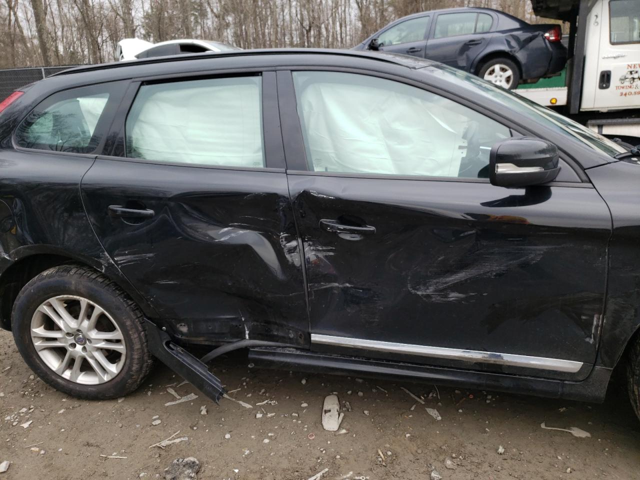 Photo 9 from auction – 2016 VOLVO XC60 T5 with VIN YV440MDJ5G2868213