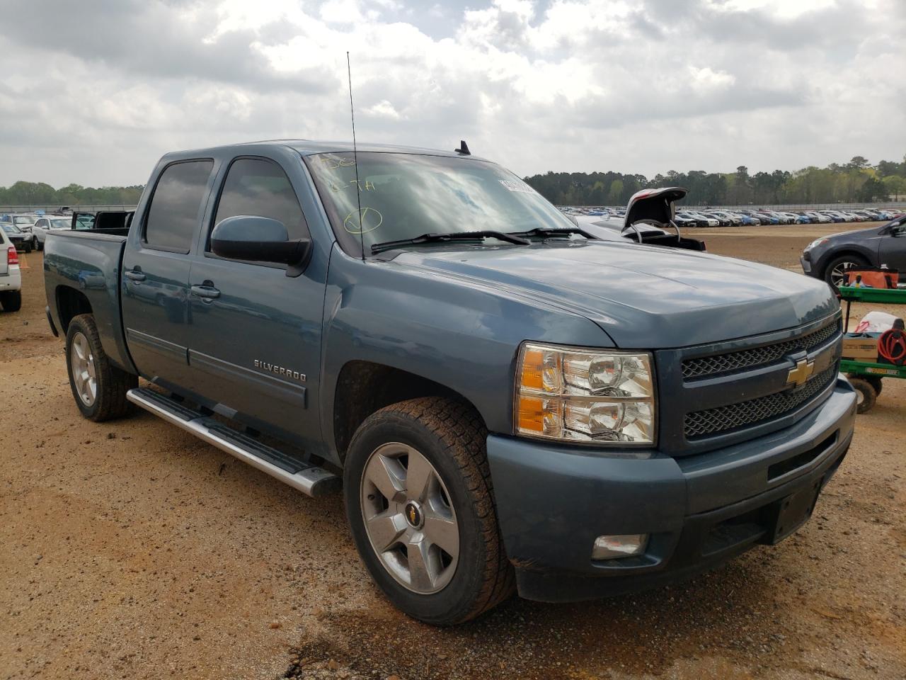 CHEVROLET SILVERADO 2011 with VIN 3GCPCTE02BG236048 - Photo from auction