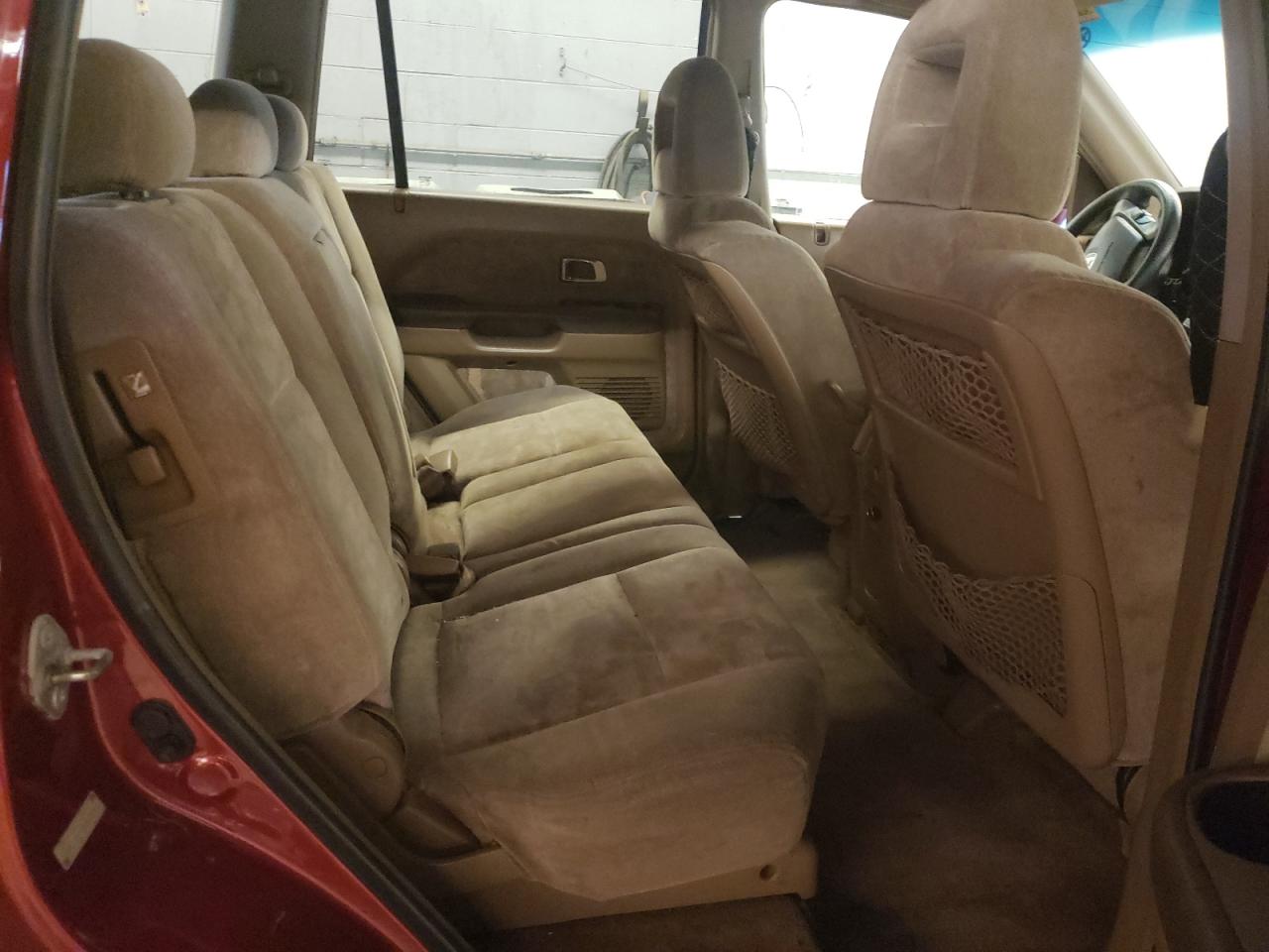 Photo 6 from auction – 2004 HONDA PILOT EX with VIN 2HKYF18454H529452