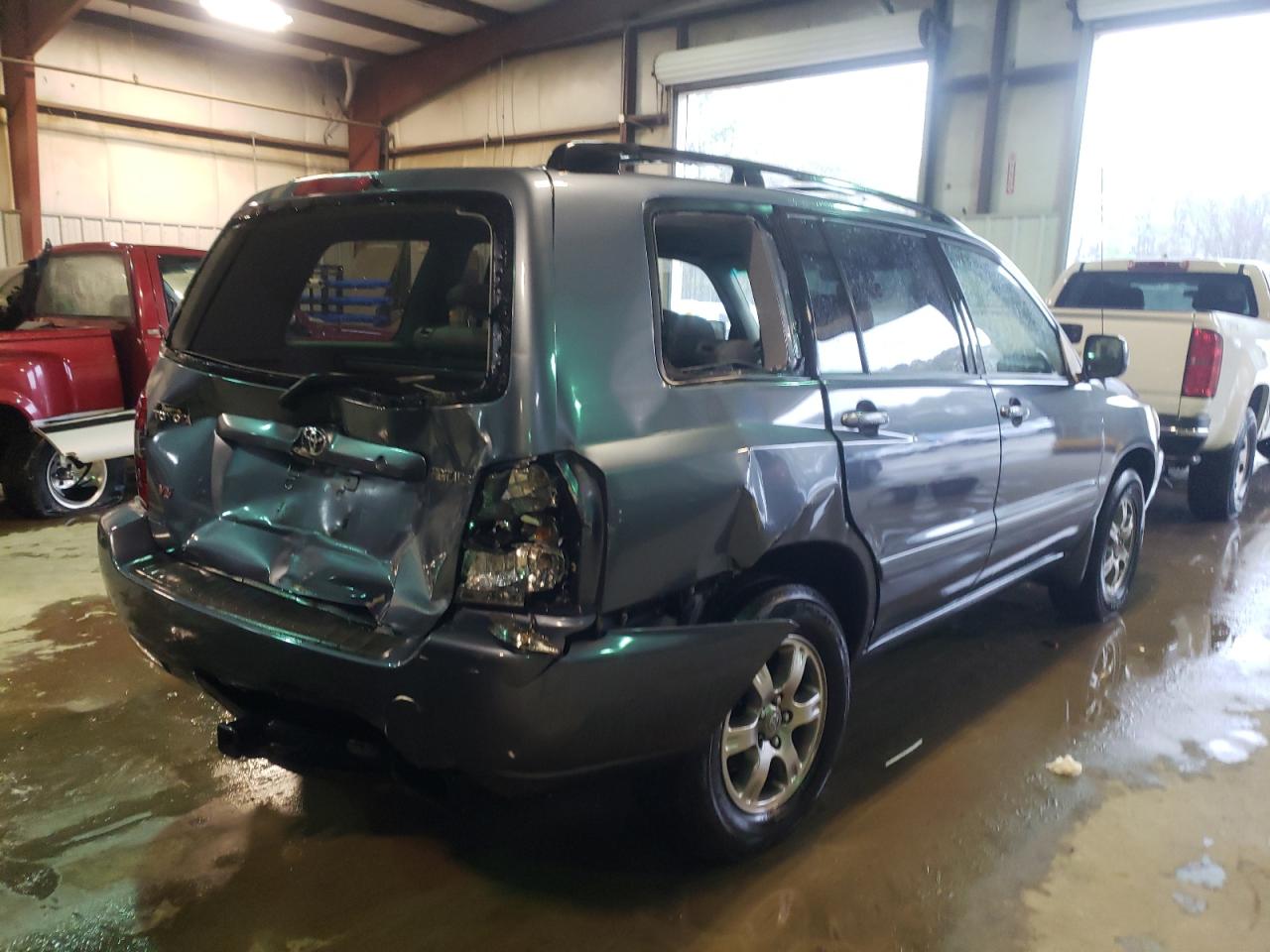 Photo 4 from auction – 2005 TOYOTA HIGHLANDER with VIN JTEGP21A850076937