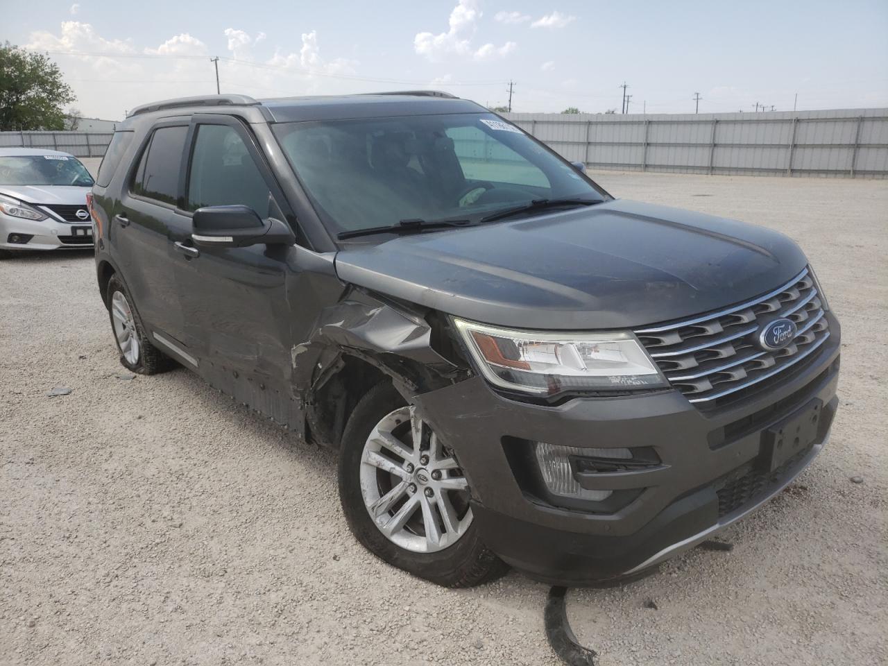 FORD EXPLORER X 2017 with VIN 1FM5K7D85HGD14217 - Photo from auction