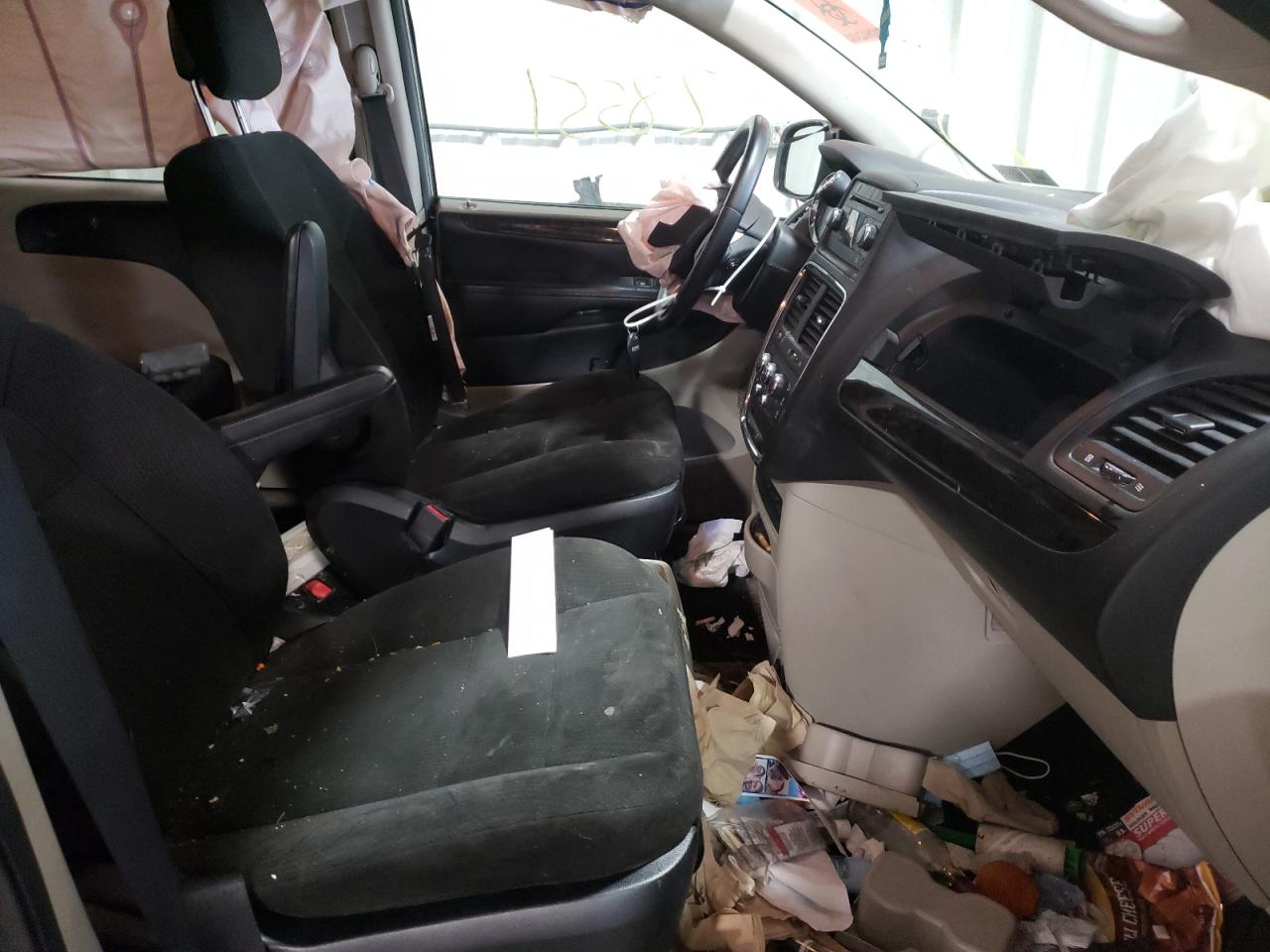 Photo 5 from auction – 2015 DODGE GRAND CARA with VIN 2C4RDGBG8FR567831
