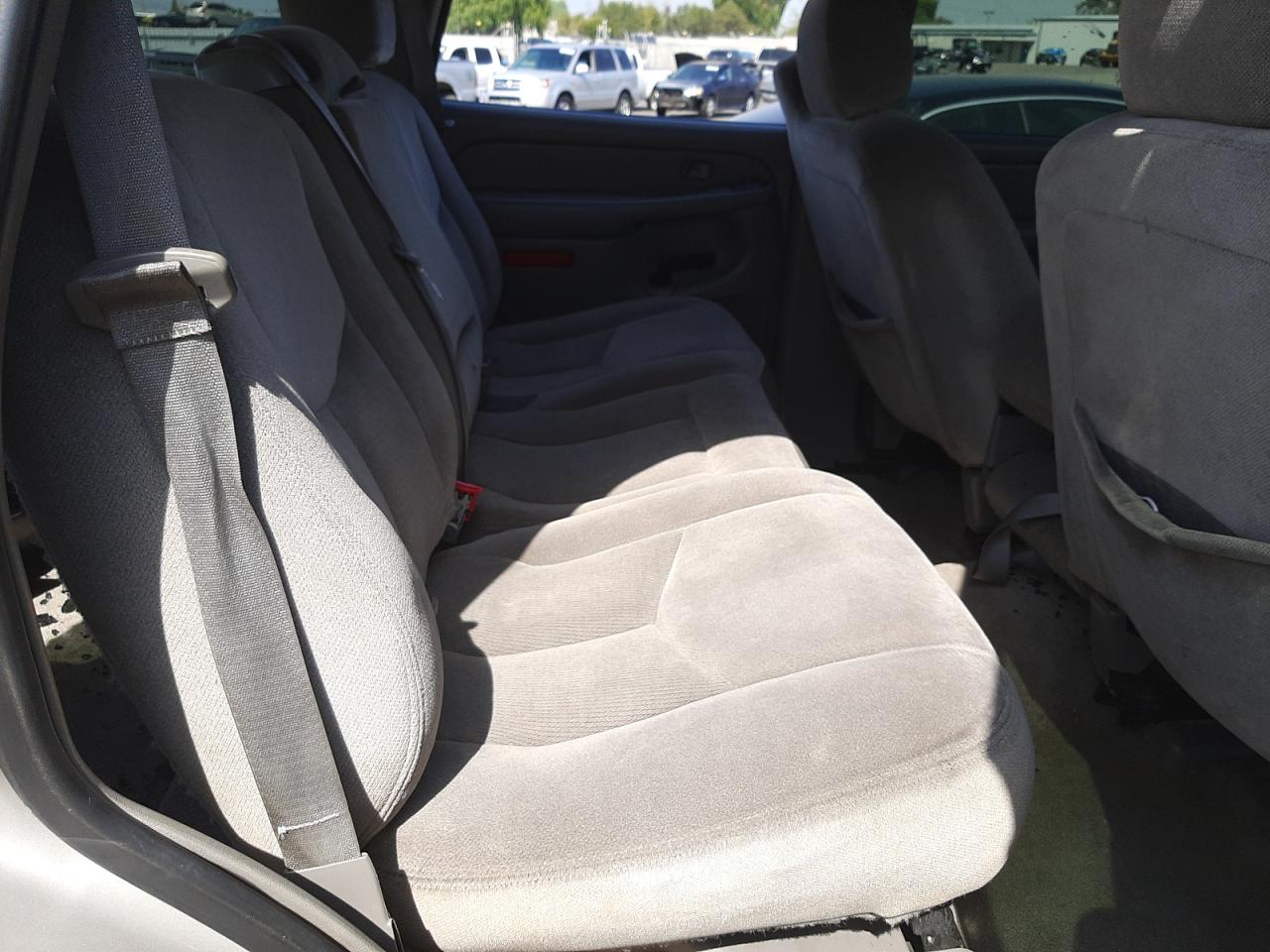 Photo 6 from auction – 2005 GMC YUKON with VIN 1GKEC13V05R252056