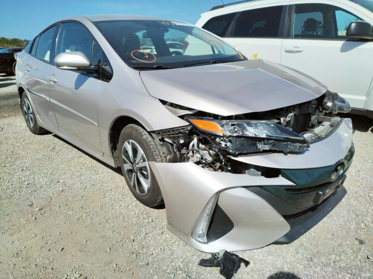 TOYOTA PRIUS PRIM 2017 with VIN JTDKARFP7H3030881 - Photo from auction