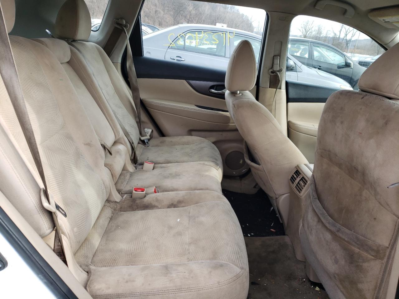 Photo 6 from auction – 2015 NISSAN ROGUE S with VIN 5N1AT2MV5FC837262