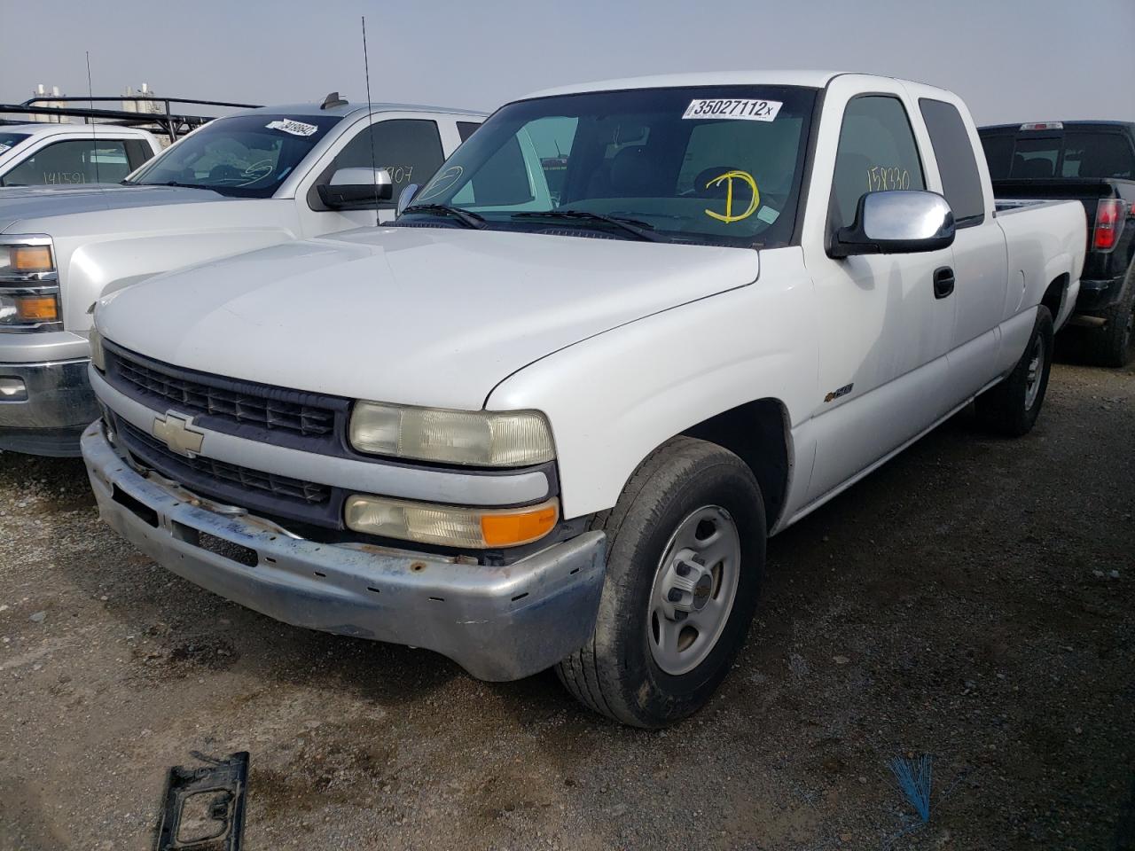 Photo 2 from auction – 2000 CHEVROLET SILVERADO with VIN 1GCEC19V0YZ341732