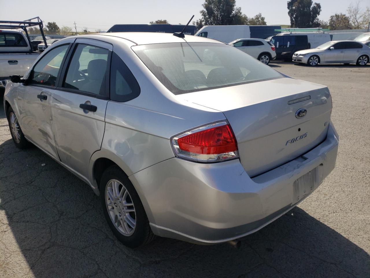 Photo 3 from auction – 2010 FORD FOCUS SE with VIN 1FAHP3FN5AW264502