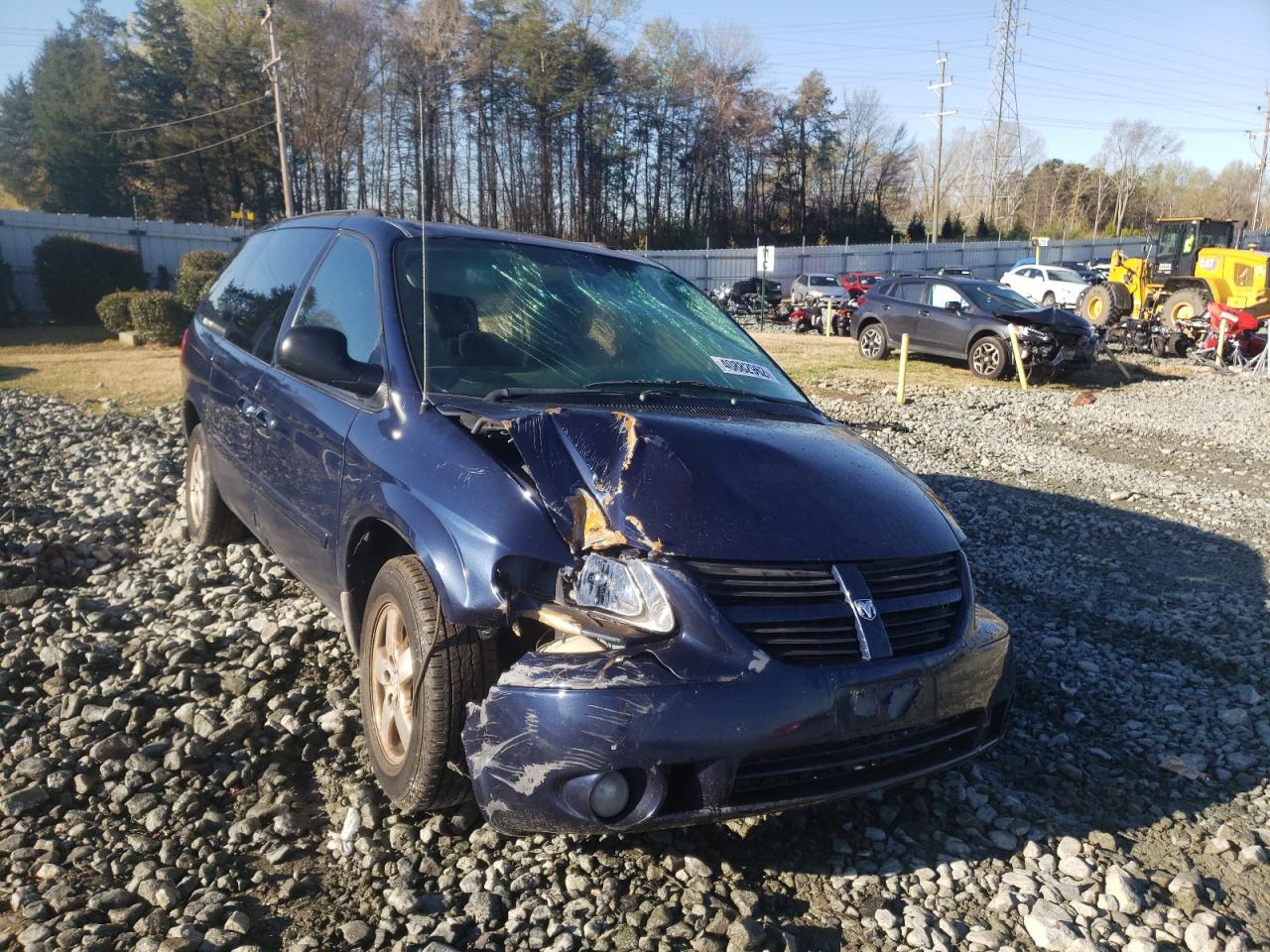 DODGE GRAND CARA 2005 with VIN 2D4GP44L95R437467 - Photo from auction