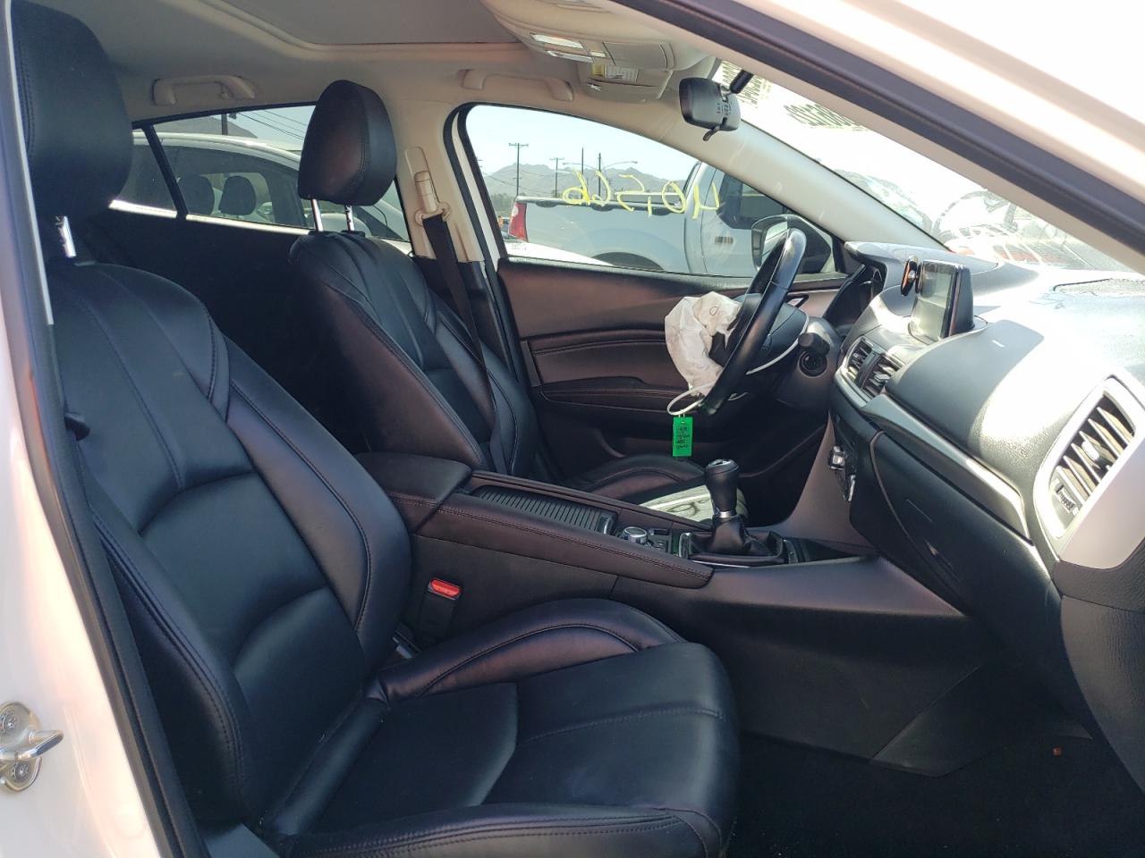 Photo 5 from auction – 2018 MAZDA 3 TOURING with VIN 3MZBN1L33JM189826
