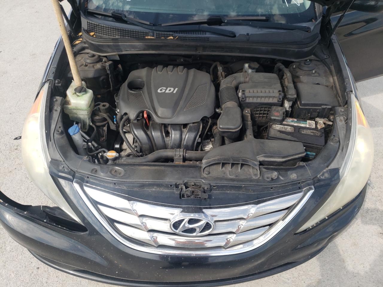 Photo 7 from auction – 2011 HYUNDAI SONATA SE with VIN 5NPEC4AC5BH009988