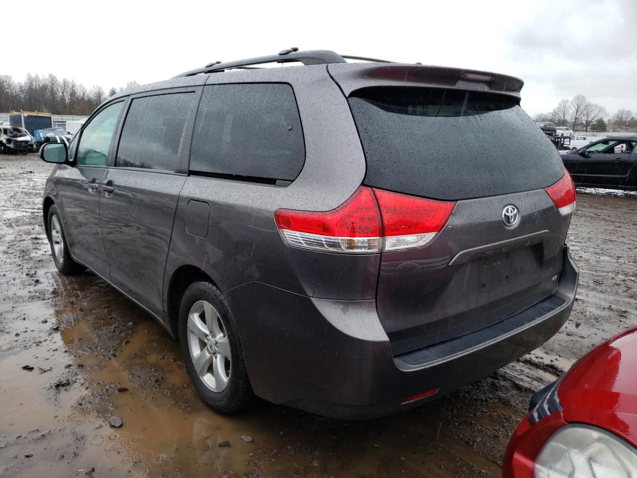 Photo 3 from auction – 2012 TOYOTA SIENNA LE with VIN 5TDKK3DC4CS219182