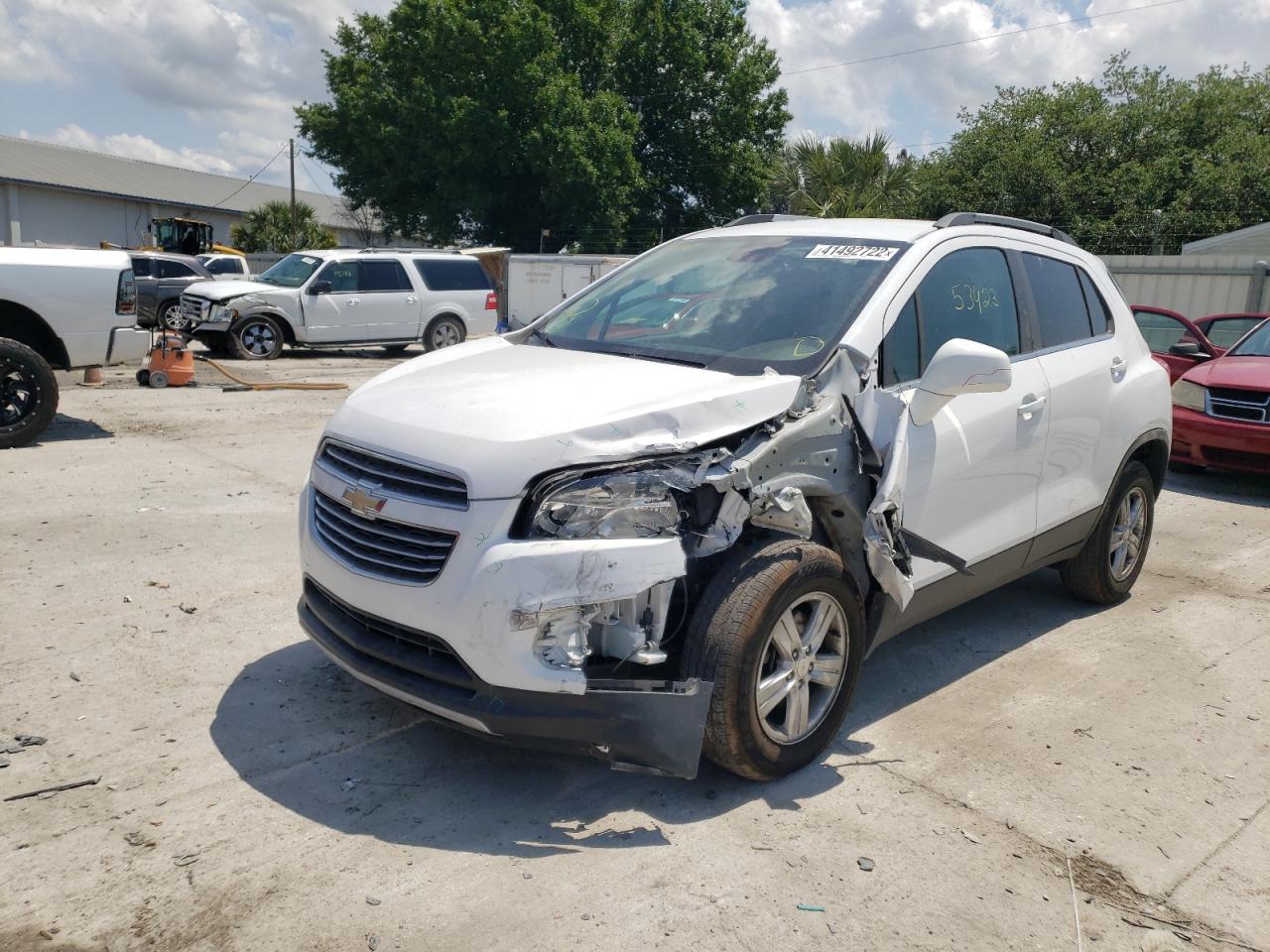 Photo 2 from auction – 2016 CHEVROLET TRAX 1LT with VIN 3GNCJPSB8GL226924