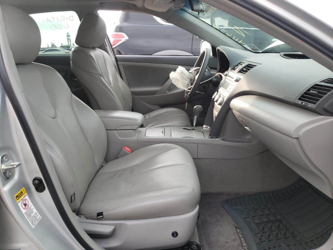 Photo 5 from auction – 2011 TOYOTA CAMRY BASE with VIN 4T4BF3EK2BR208798