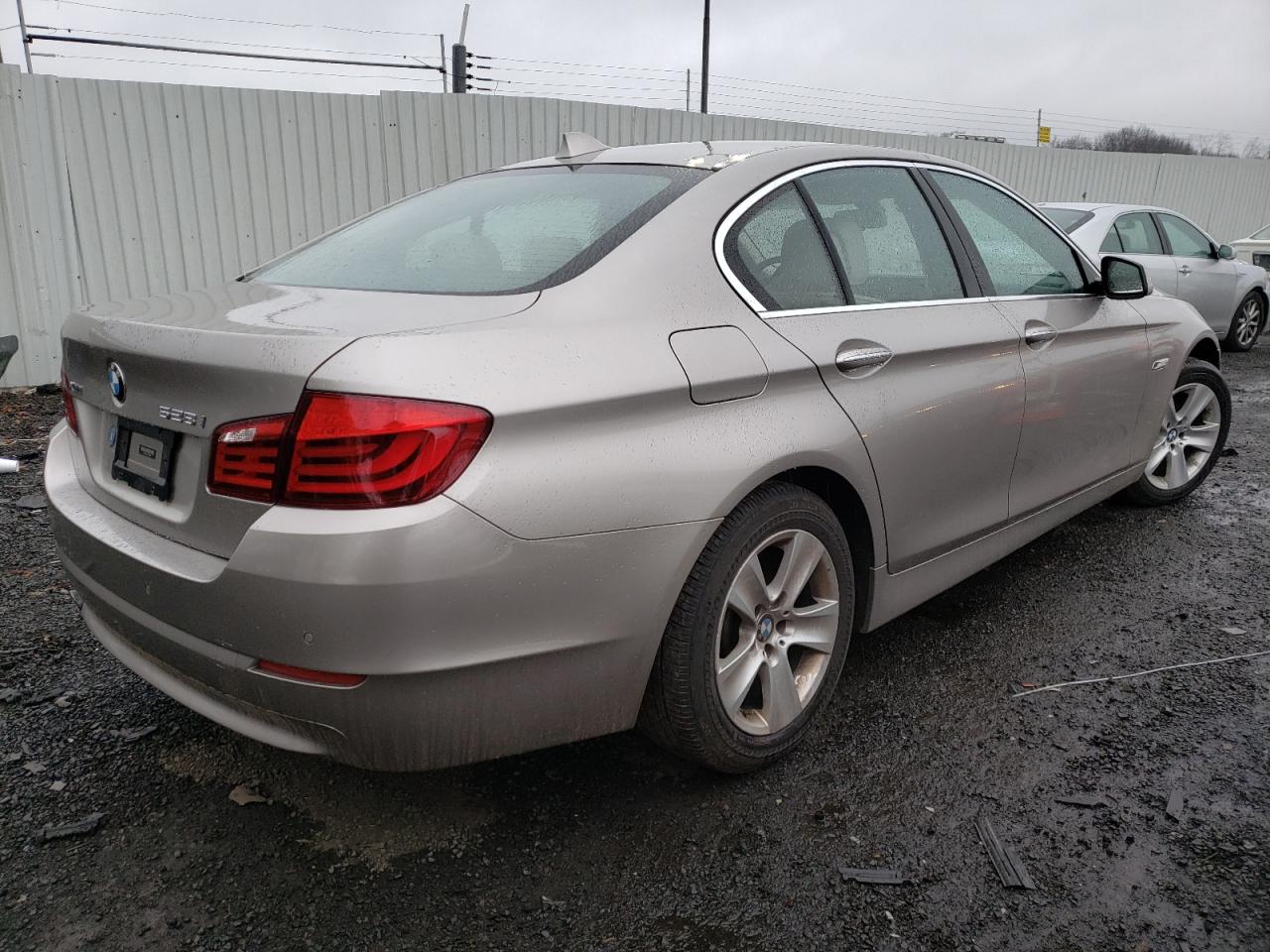 Photo 4 from auction – 2013 BMW 528 XI with VIN WBAXH5C55DDW16994