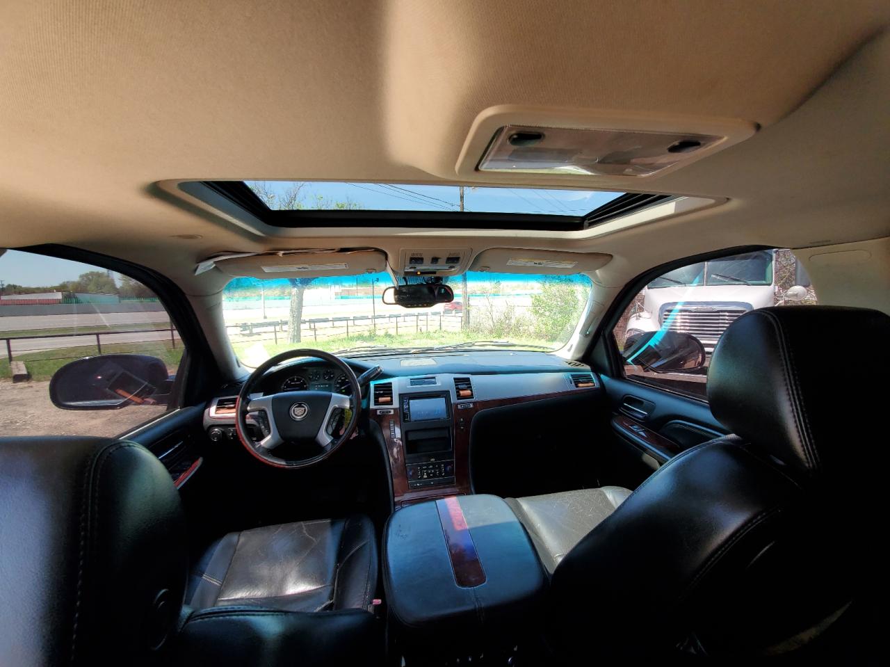 Photo 9 from auction – 2007 CADILLAC ESCALADE L with VIN 1GYEC63877R417407