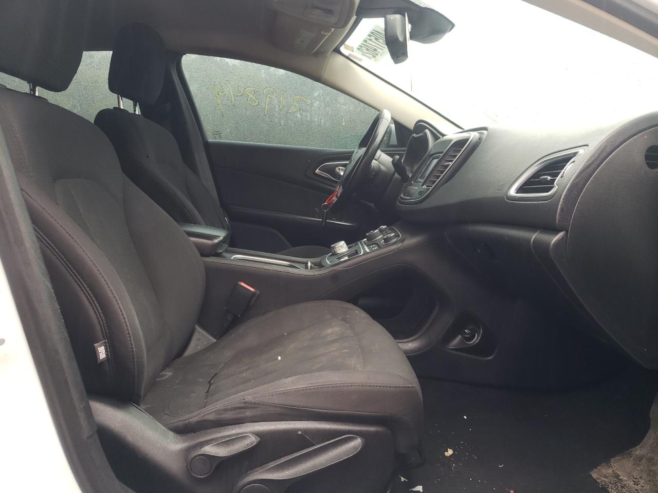 Photo 5 from auction – 2015 CHRYSLER 200 LIMITE with VIN 1C3CCCAB8FN724525