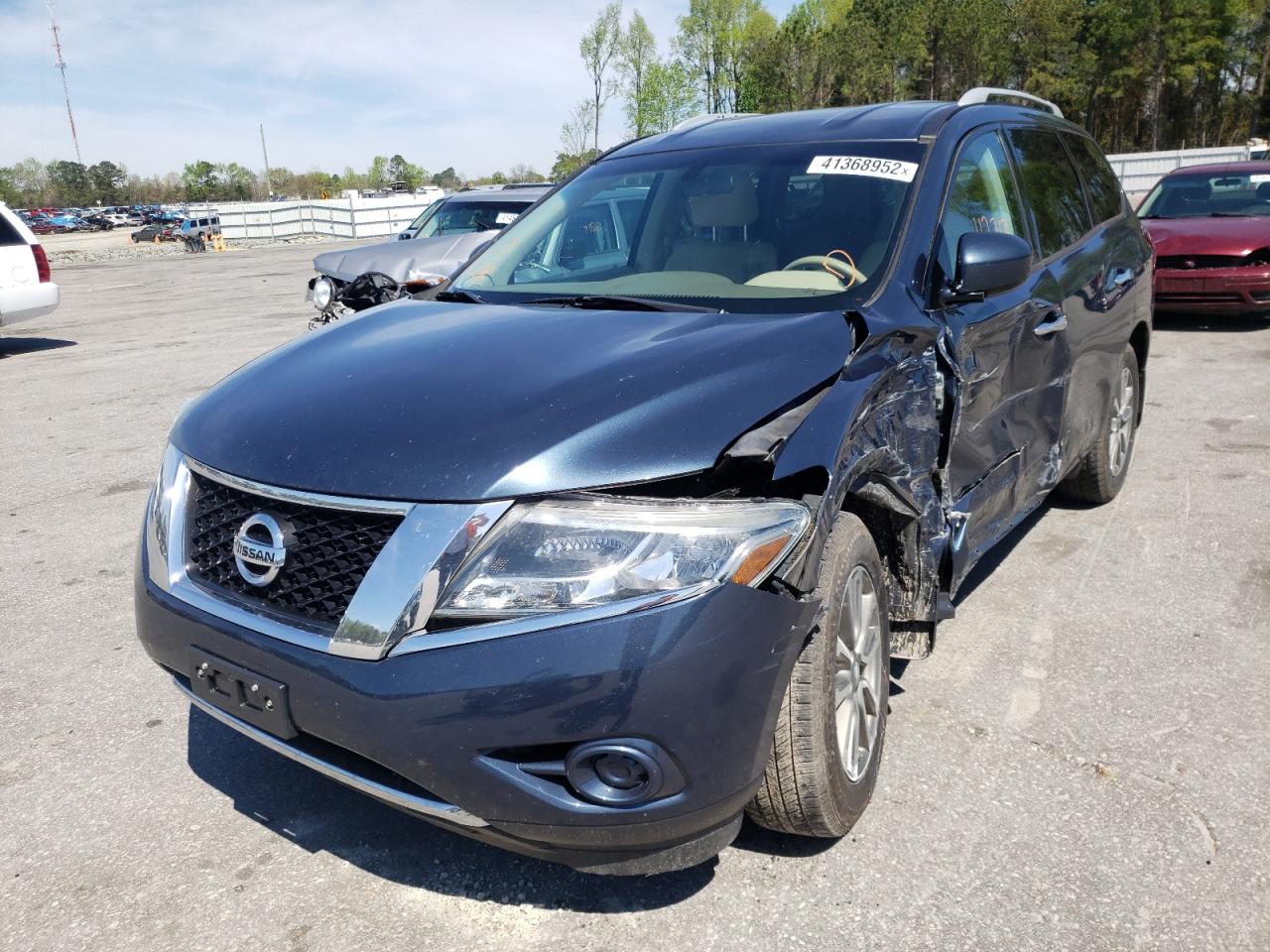 Photo 2 from auction – 2014 NISSAN PATHFINDER with VIN 5N1AR2MM7EC608828