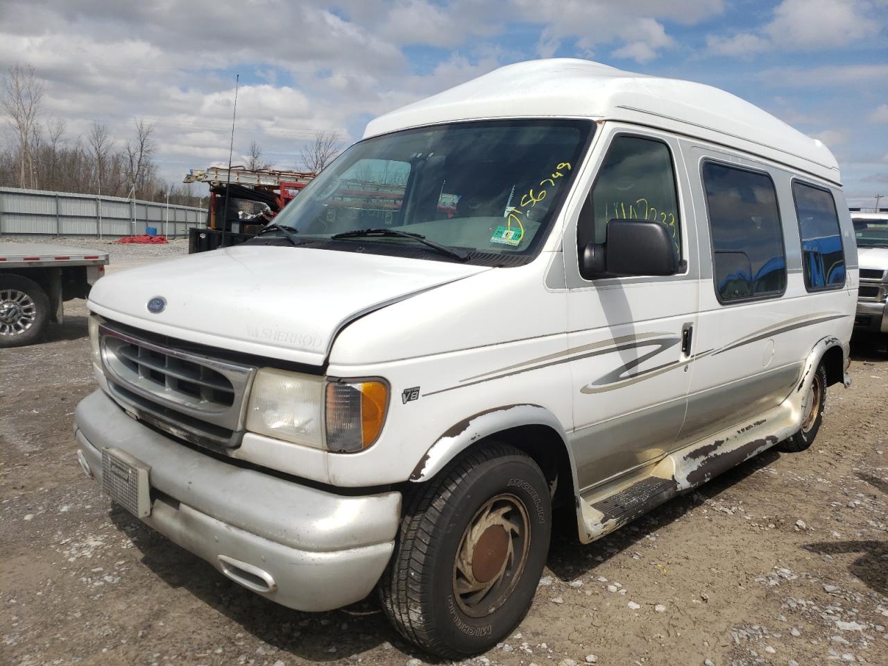 Photo 2 from auction – 2001 FORD ECONOLINE with VIN 1FDRE14L91HB11146