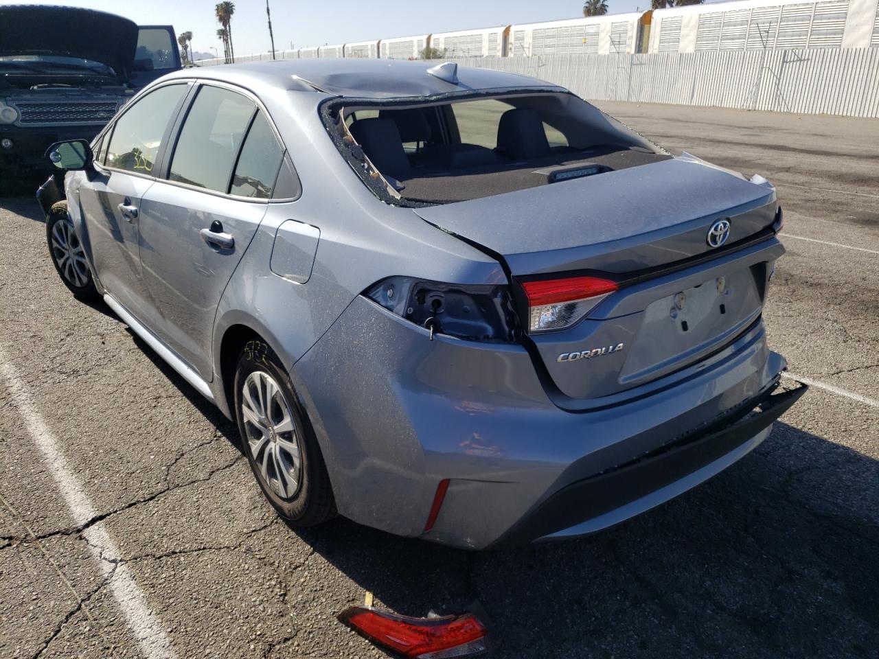 Photo 3 from auction – 2021 TOYOTA COROLLA LE with VIN JTDEAMDE0MJ027537