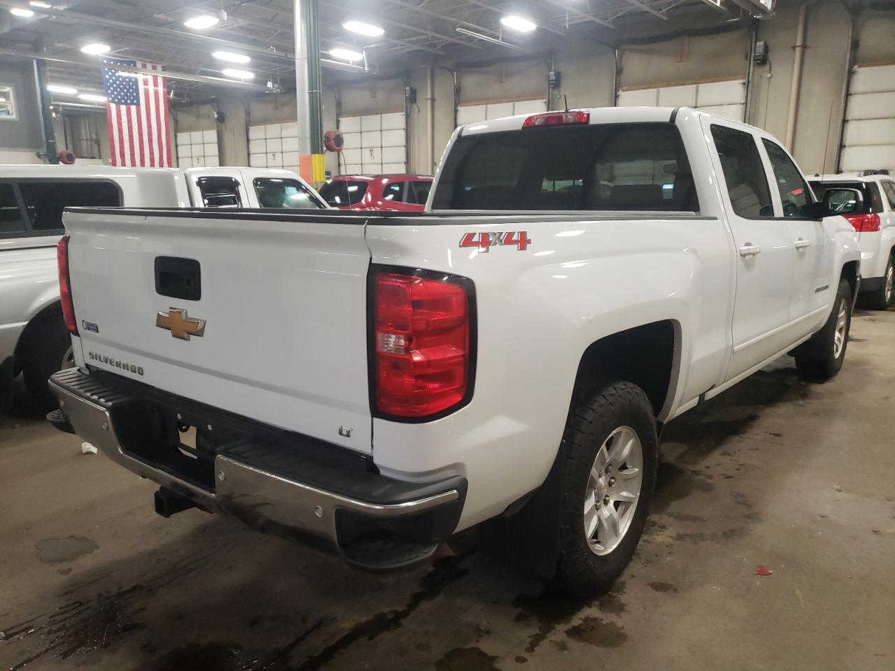 Photo 4 from auction – 2018 CHEVROLET SILVERADO with VIN 1GCUKREC1JF175164