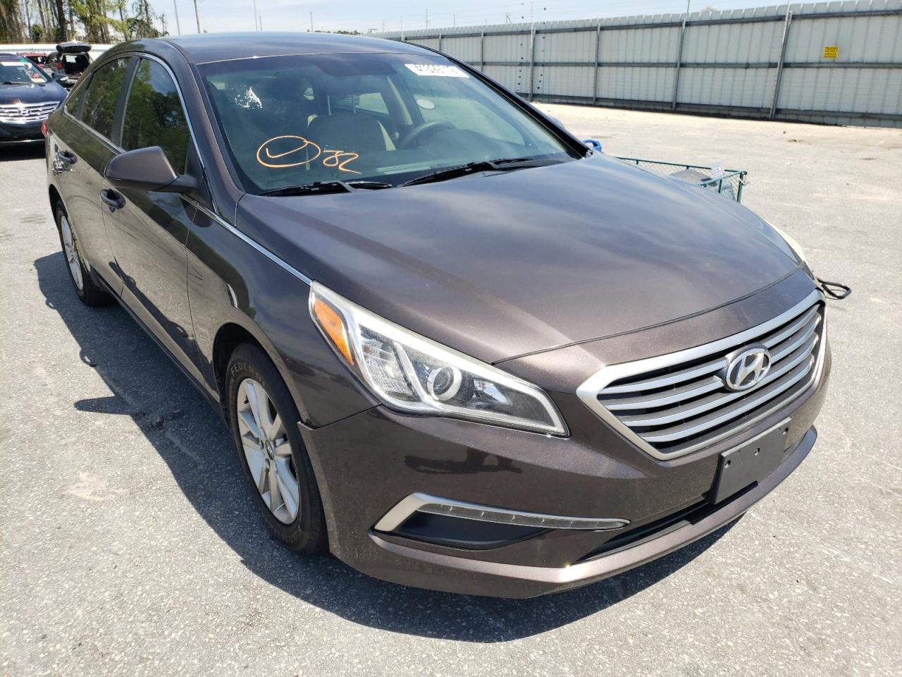 HYUNDAI SONATA SE 2015 with VIN 5NPE24AF5FH061205 - Photo from auction