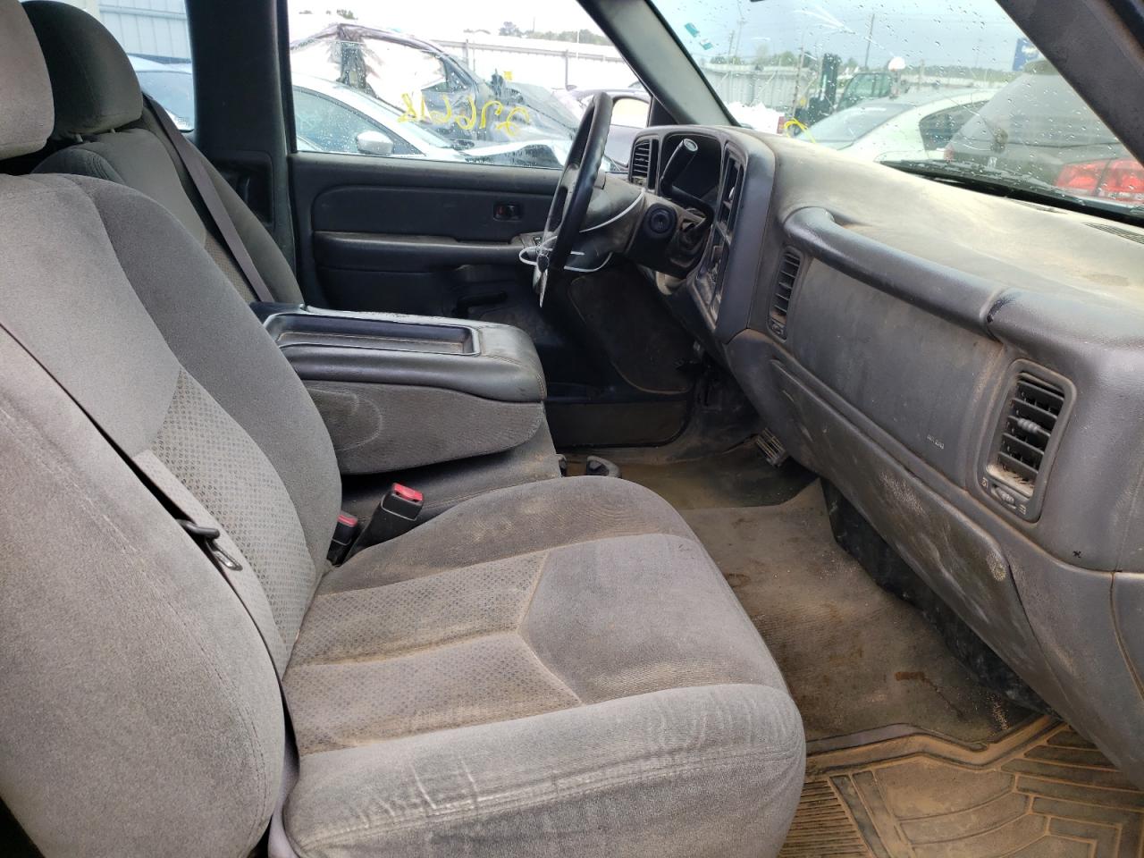 Photo 5 from auction – 2004 CHEVROLET SILVERADO with VIN 2GCEC19V141138030