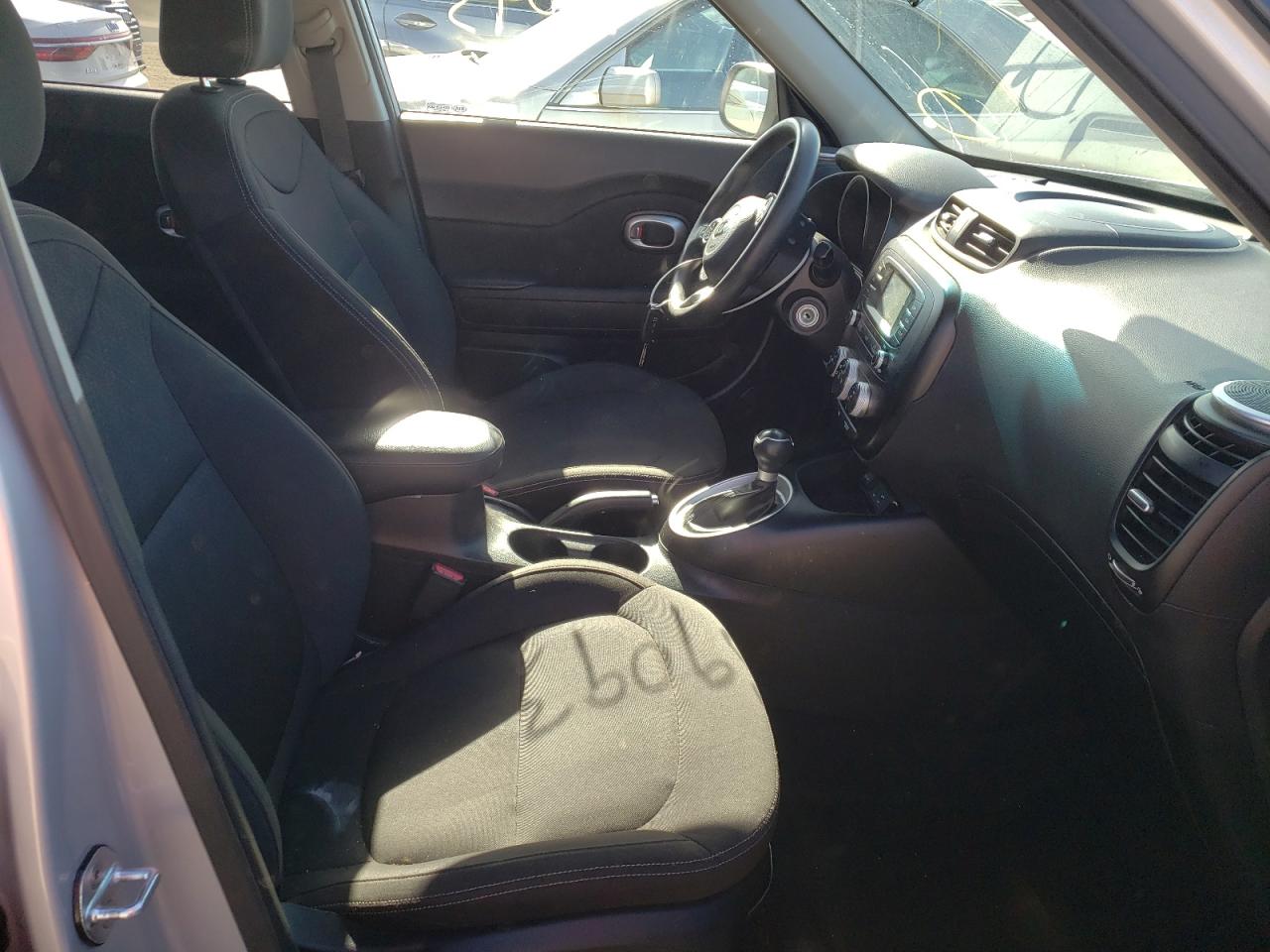 Photo 5 from auction – 2016 KIA SOUL with VIN KNDJN2A22G7876586