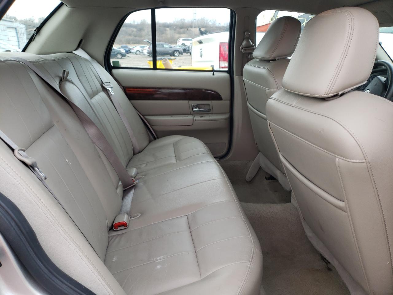 Photo 6 from auction – 2010 MERCURY GRAND MARQ with VIN 2MEBM7FV8AX605572