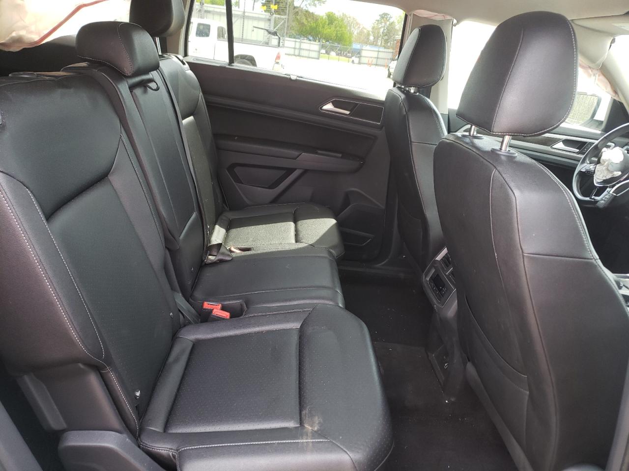 Photo 6 from auction – 2018 VOLKSWAGEN ATLAS SE with VIN 1V2LR2CA1JC503442