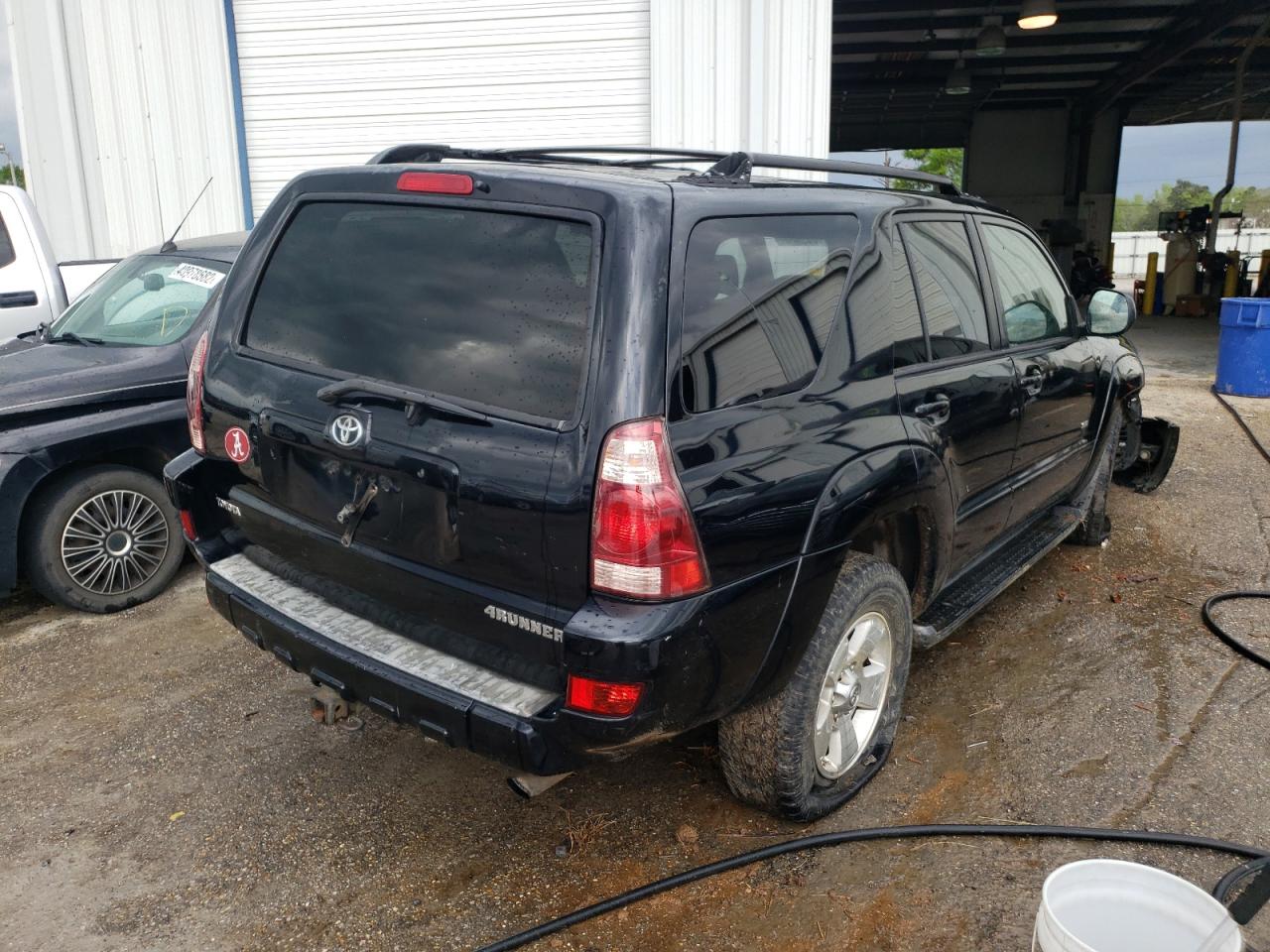 Photo 4 from auction – 2005 TOYOTA 4RUNNER SR with VIN JTEZU14R358033945
