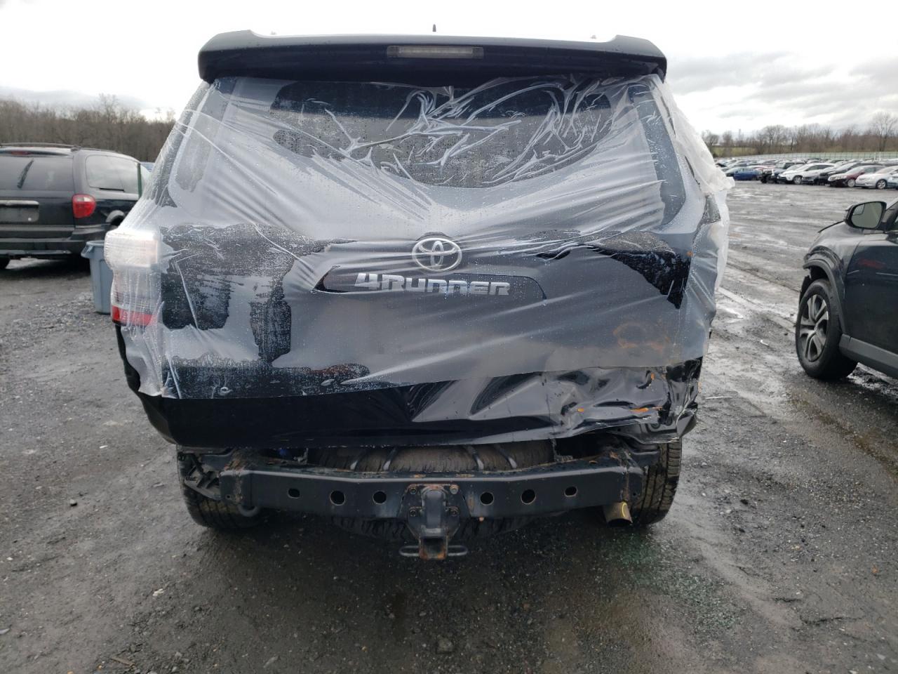 Photo 9 from auction – 2018 TOYOTA 4RUNNER SR with VIN JTEBU5JR3J5497441