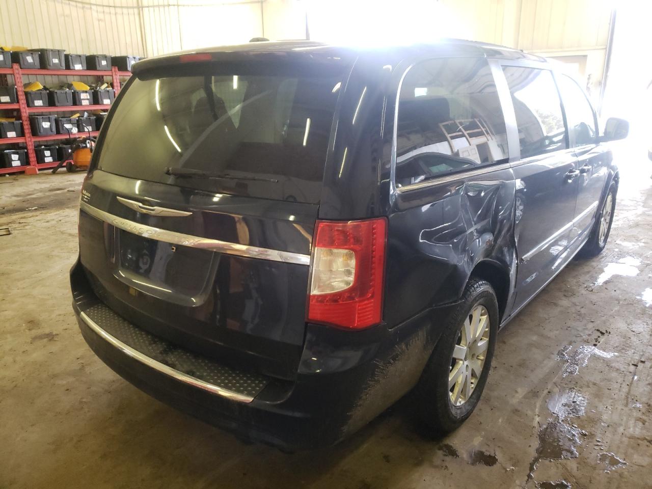 Photo 4 from auction – 2012 CHRYSLER TOWN & COU with VIN 2C4RC1BG8CR216851