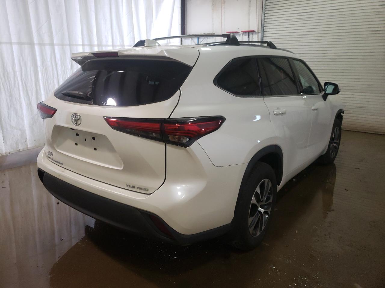 Photo 4 from auction – 2021 TOYOTA HIGHLANDER with VIN 5TDGZRBH7MS118965