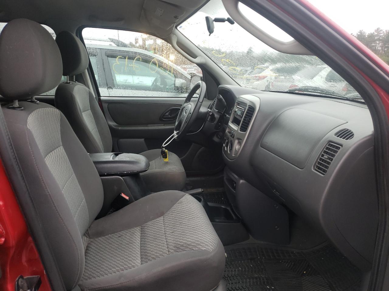 Photo 5 from auction – 2003 FORD ESCAPE XLT with VIN 1FMYU93103KC42467