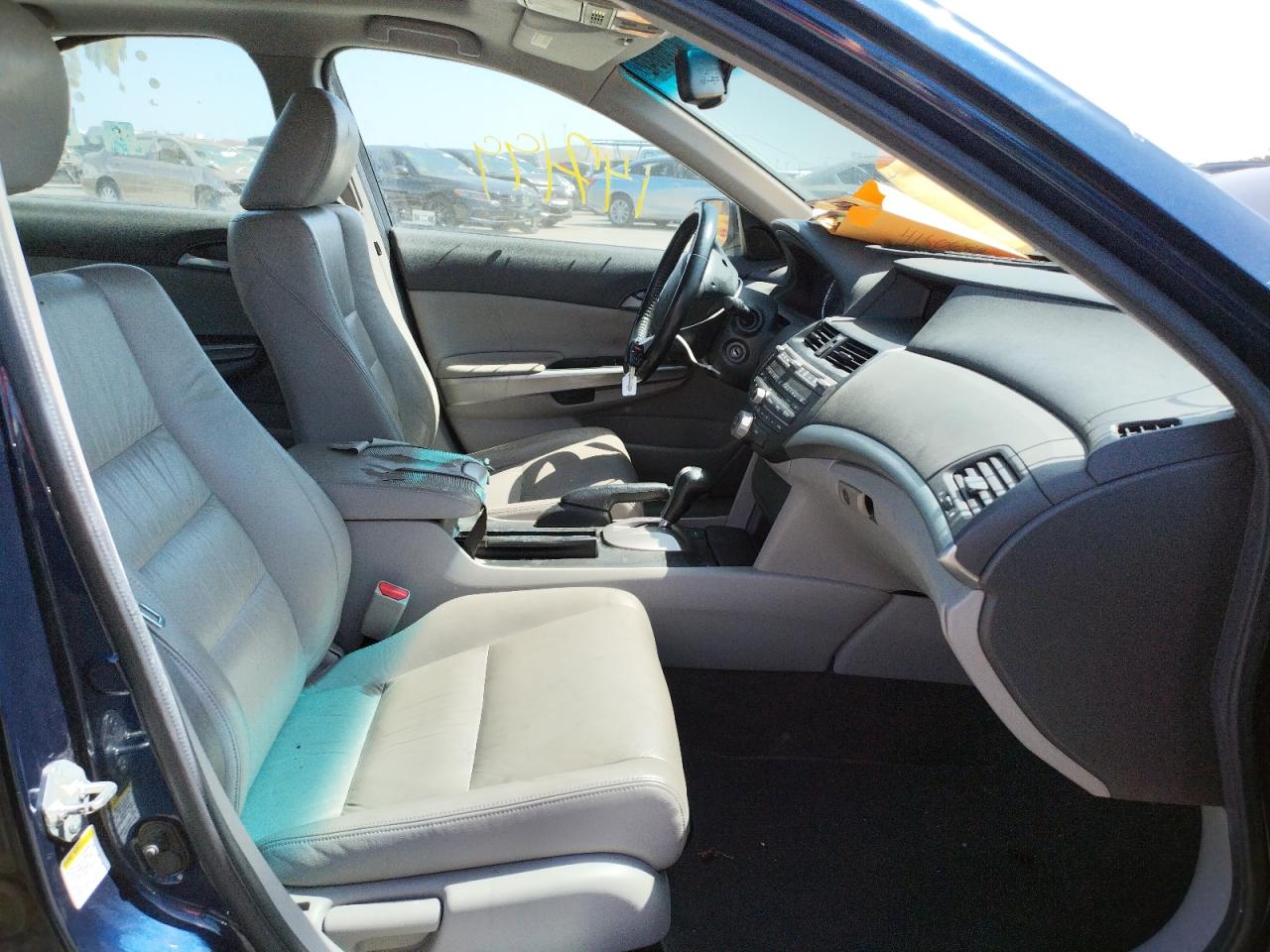 Photo 5 from auction – 2010 HONDA ACCORD EXL with VIN 1HGCP2F86AA006285