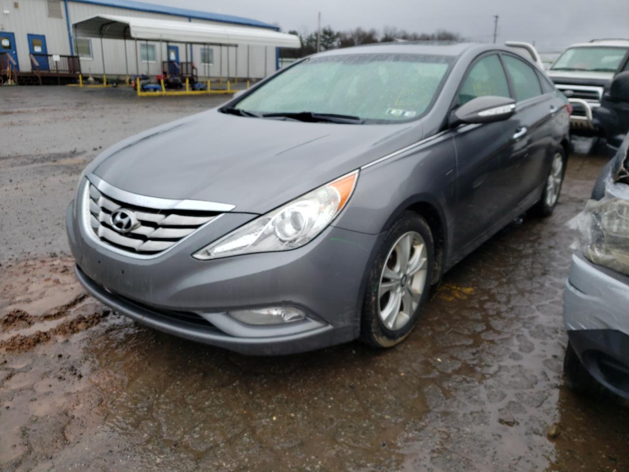 Photo 2 from auction – 2011 HYUNDAI SONATA SE with VIN 5NPEC4AC4BH274773