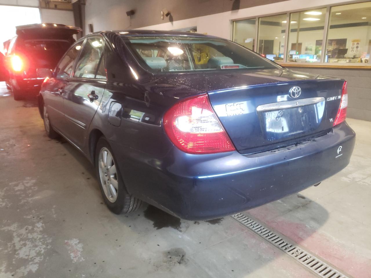 Photo 3 from auction – 2002 TOYOTA CAMRY LE with VIN 4T1BF30K12U528776