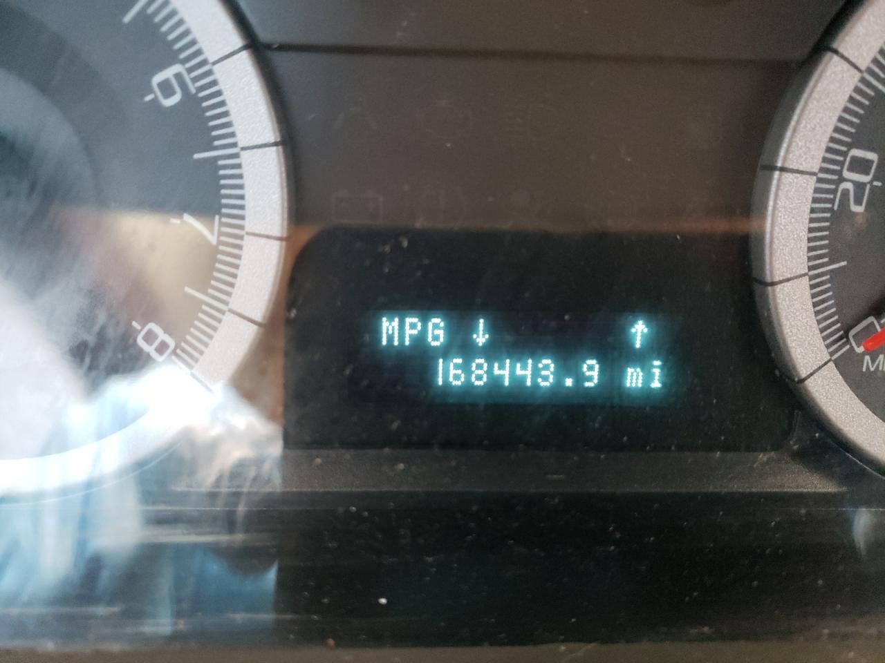 Photo 8 from auction – 2008 FORD ESCAPE XLT with VIN 1FMCU93Z58KB25619