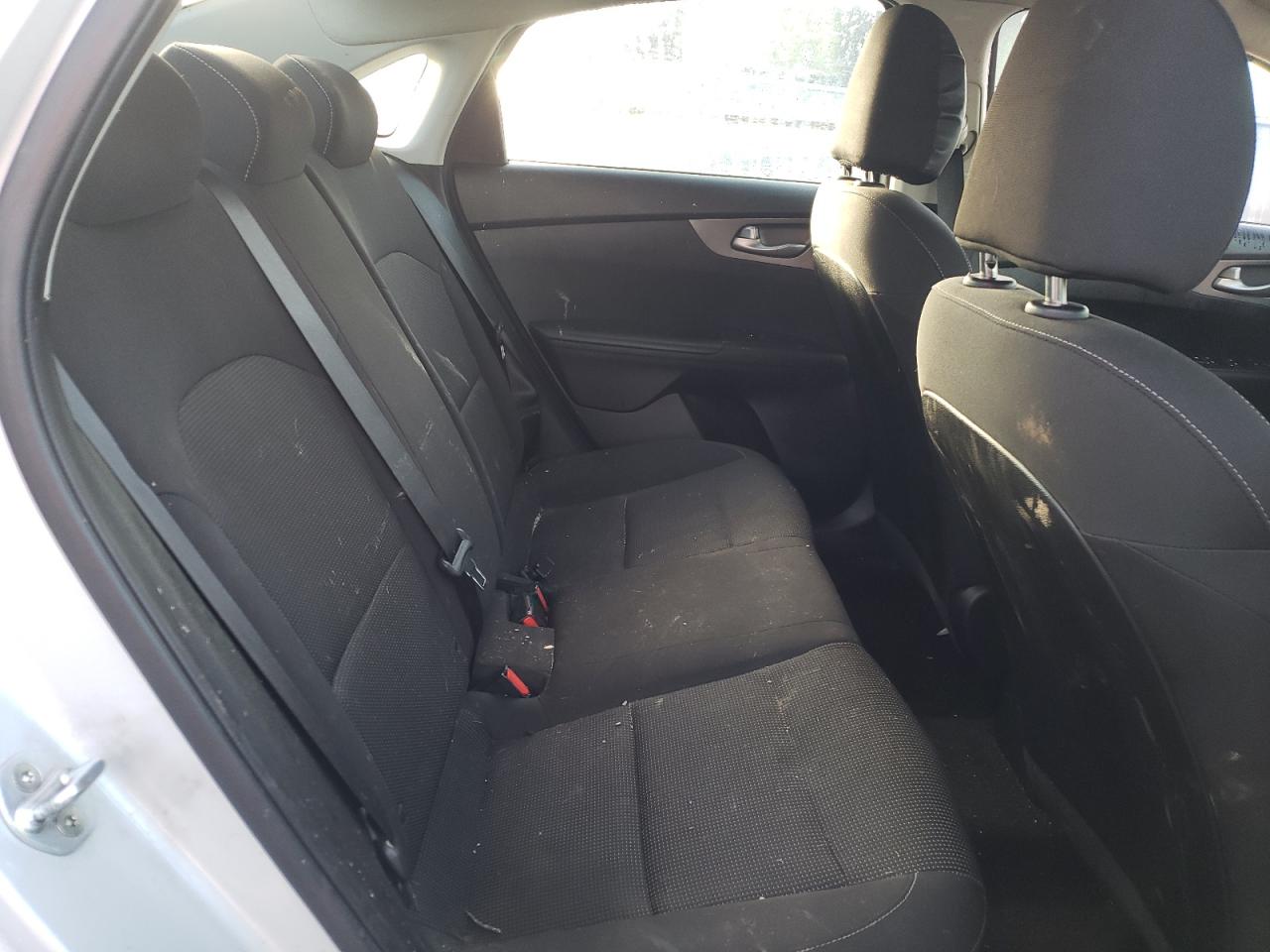Photo 6 from auction – 2019 KIA FORTE FE with VIN 3KPF24AD8KE044609