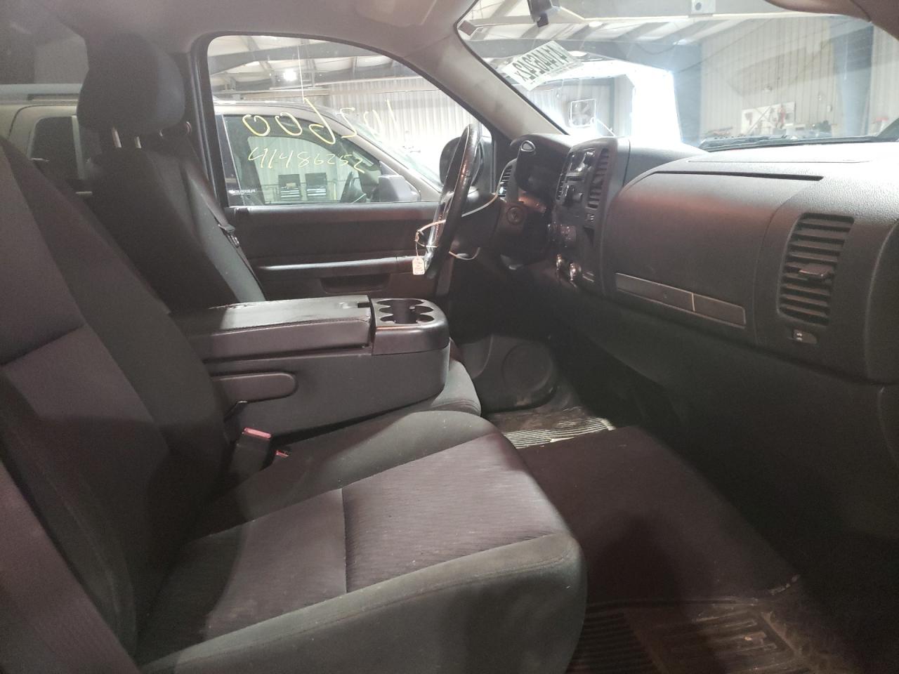 Photo 5 from auction – 2013 CHEVROLET SILVERADO with VIN 1GCNKSE07DZ165520