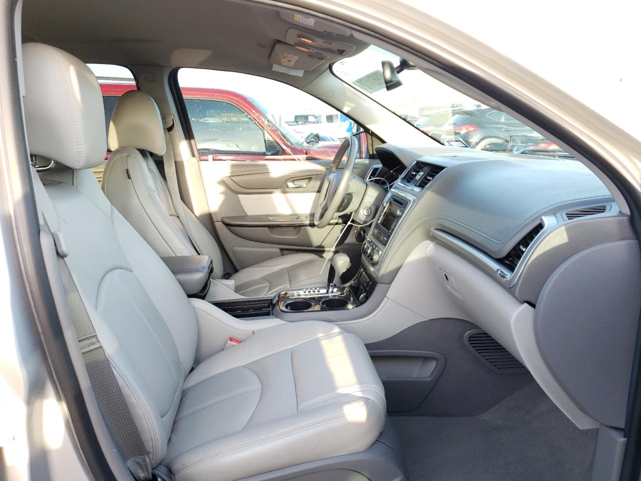 Photo 5 from auction – 2016 GMC ACADIA SLT with VIN 1GKKRRKD2GJ315619