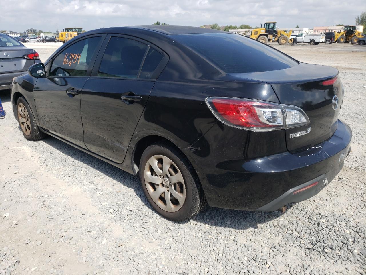 Photo 3 from auction – 2011 MAZDA 3 I with VIN JM1BL1UFXB1376593
