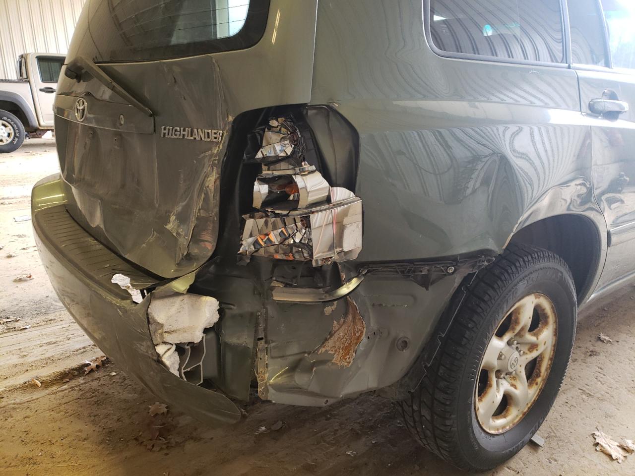 Photo 9 from auction – 2004 TOYOTA HIGHLANDER with VIN JTEGD21A240084622
